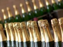 Шампанское в России подорожает минимум до 115 рублей